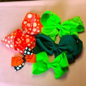 FINAL SALE PRICE 5 Piece Colorful Hair Clips/Bows